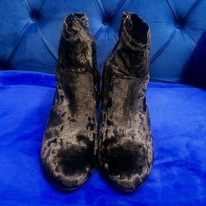 Women Boots size 10 W, suede black, Lane Bryant, 3.5 inch heel